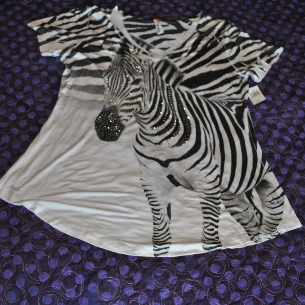 Zebra Soft Tee SM NWT